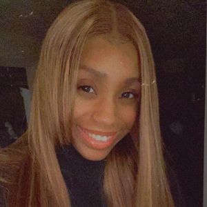 Meet your Posher, Crystal